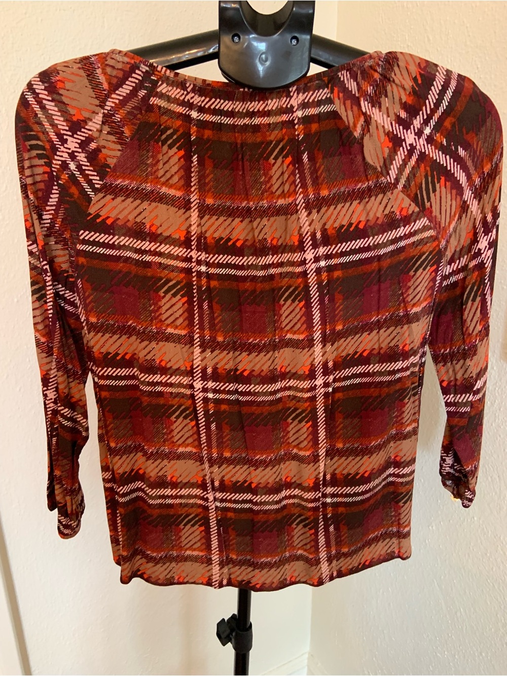 Talbots Plaid Long Sleeve Women's Blouse in Burgundy & Rust with gold buttons - Picture 7 of 9